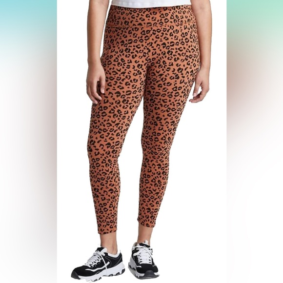 NWT โ
WILD FABLE ๐ค Women's High-Waisted Classic Leopard Leggings - Picture 3 of 7